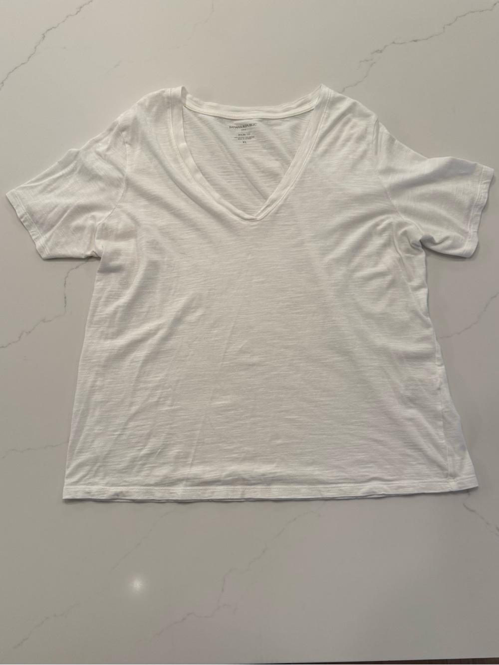 Banana Republic Malibu V-Neck Slub Knit Tee,  XL White